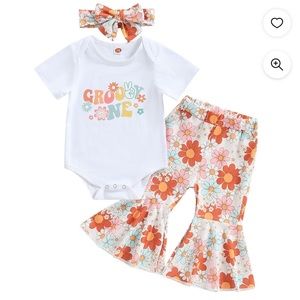 NWT Groovy one outfit size 12-18month